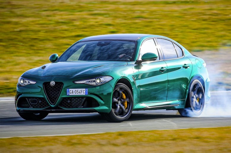 Альфа ромео giulia quadrifoglio 2020