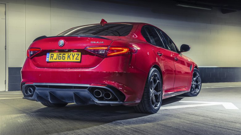 Alfa romeo giulia квадрифолио