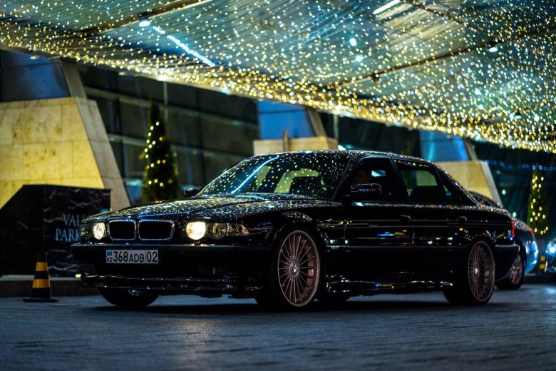 Бмв 750 е 38 бумер