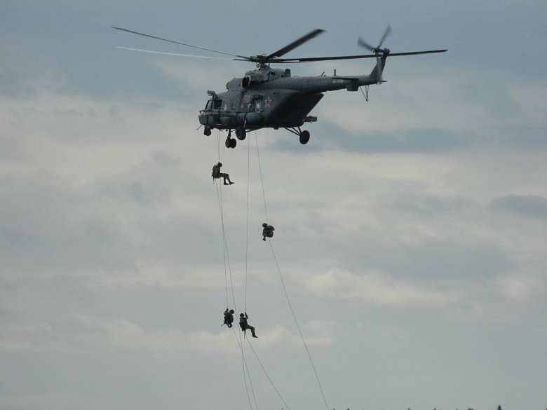 Десантный вертолет ми8