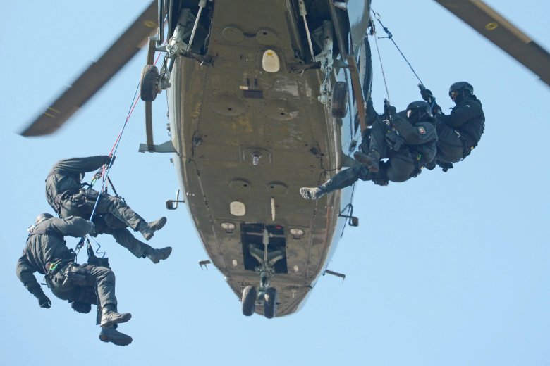 Десантирование спецназа