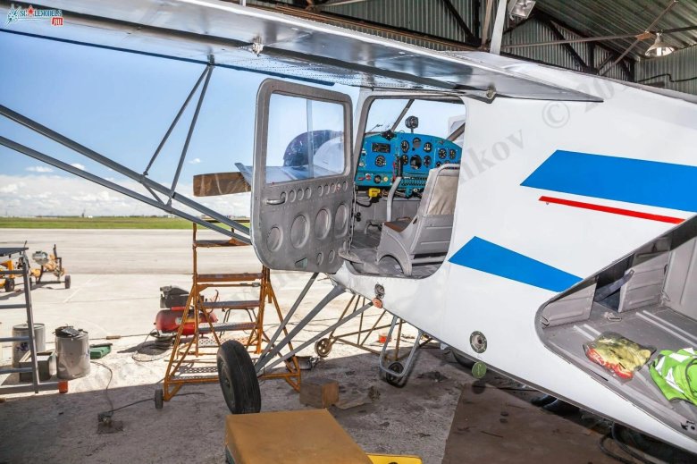 Як-18т кабина