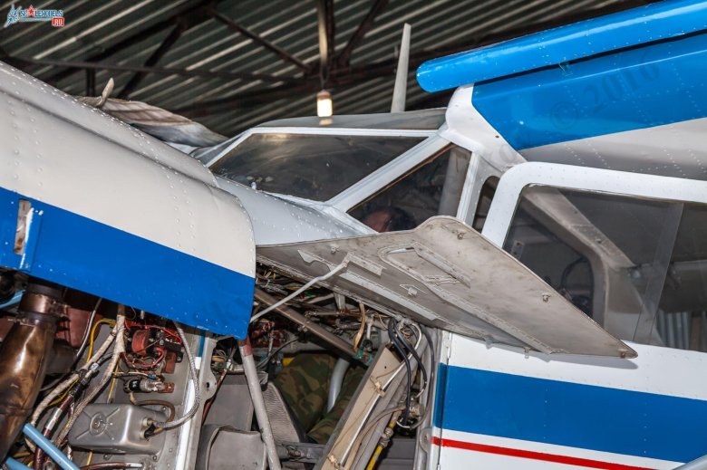 Кабина самолета