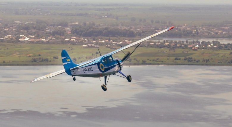 Як 12 воздушное судно