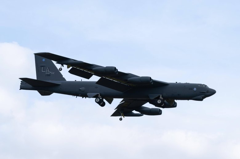 Бомбардировщик в-52н ввс сша