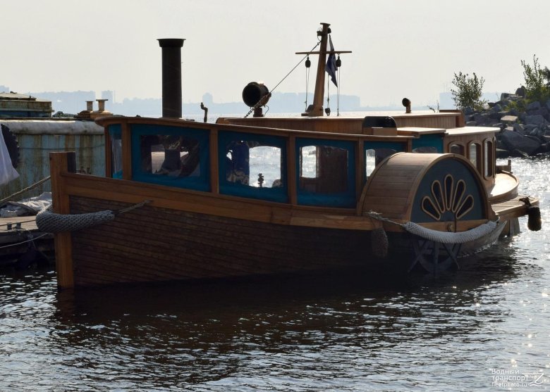 Паровой колесный катер \ русич\