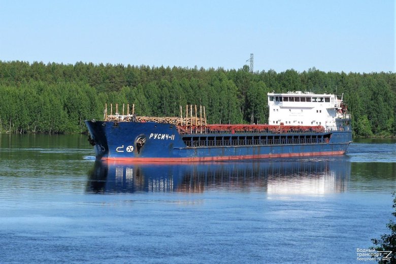 Теплоходы в лодейном поле