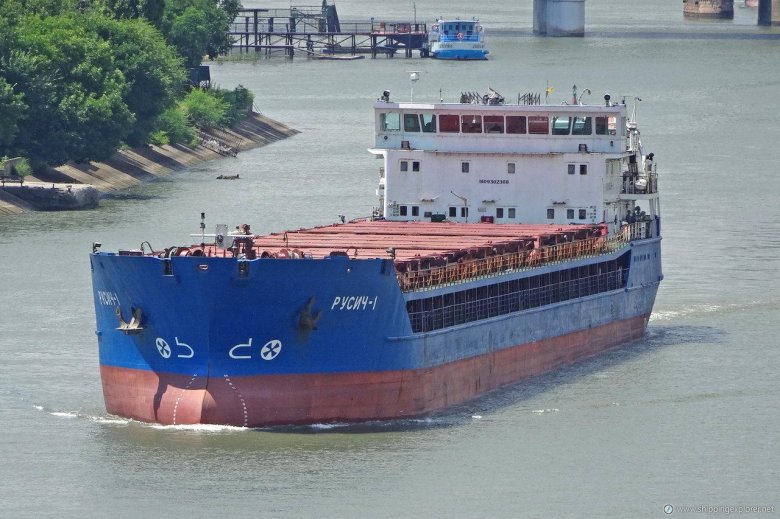 Волжский 47 судно