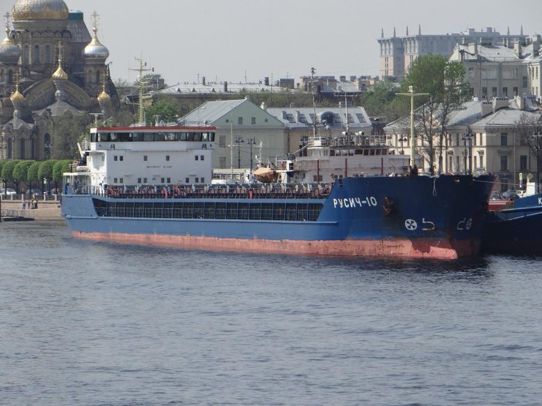 Русич 4 судно