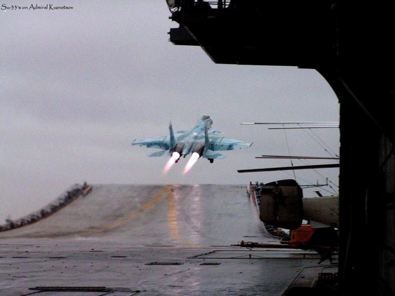 Су 33 палубный истребитель