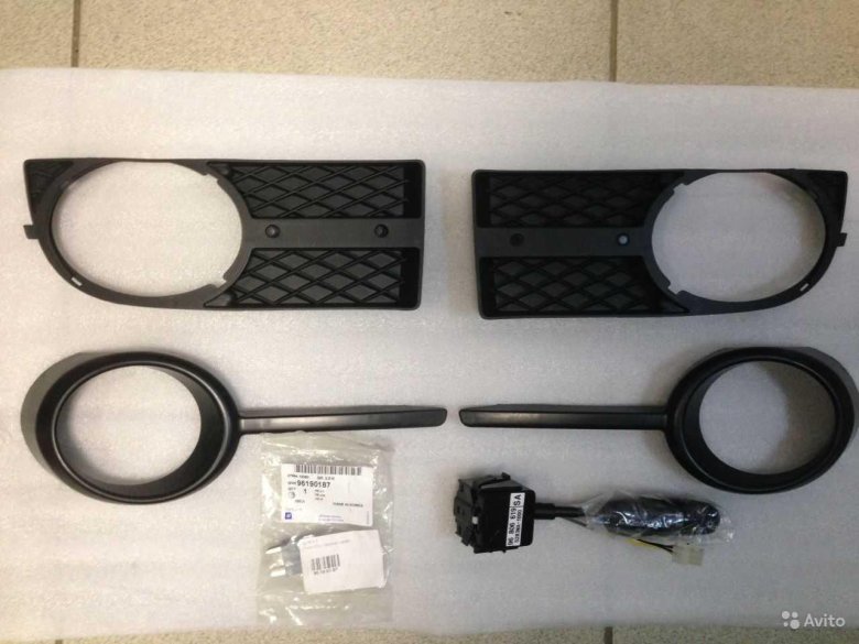 Рамка противотуманной фары правая chevrolet aveo