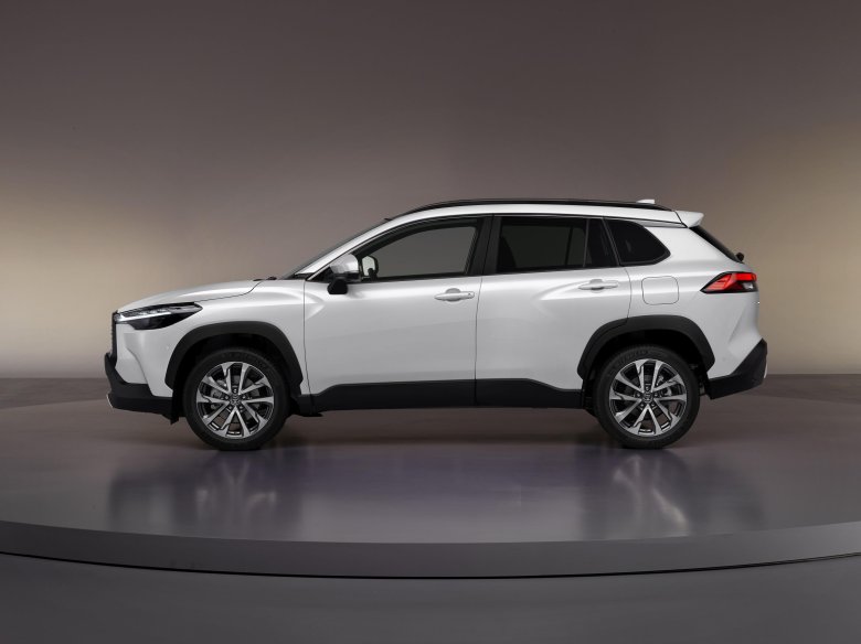 Тойота королла кросс 2024