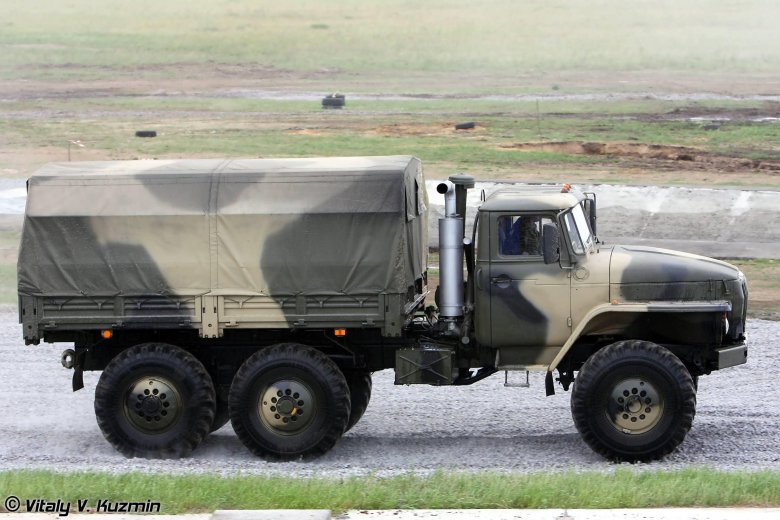 Урал военный грузовик