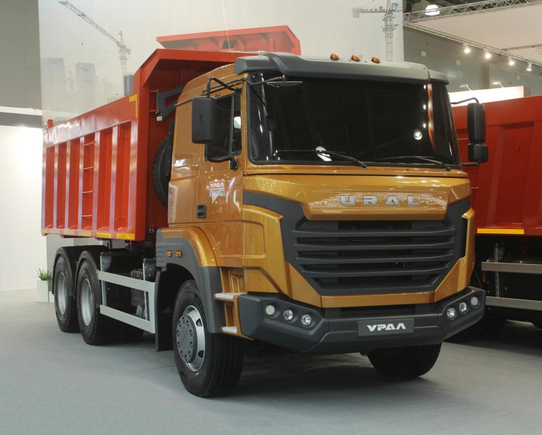 Бескапотный урал самосвал