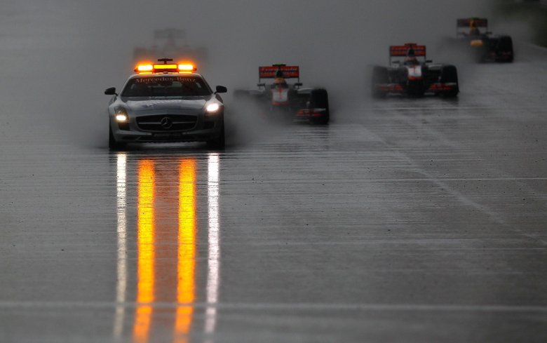 Автомобиль безопасности в гонках