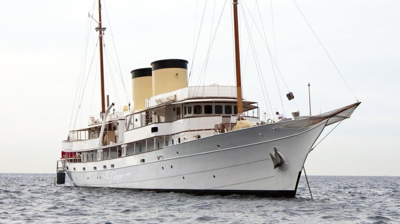 Яхты классические моторные эксплорер