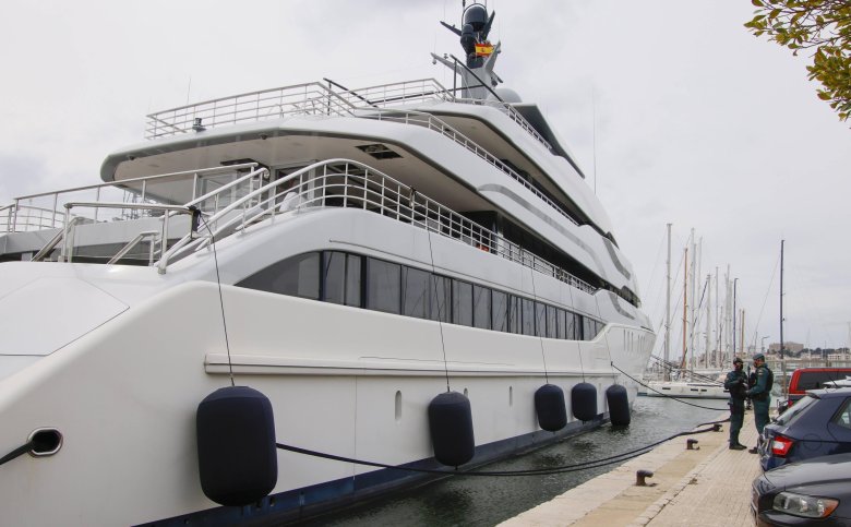 Яхта танго вексельберга