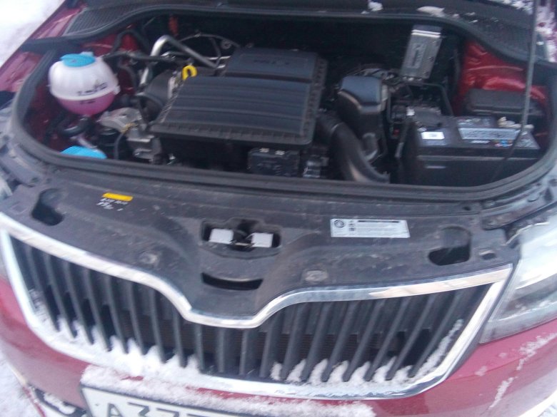 Уплотнитель капота шкода рапид 2021