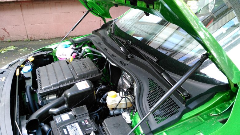 Газовые упоры капота шкода рапид