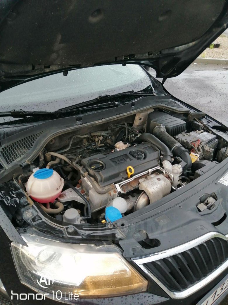 Шкода рапид моторный отсек