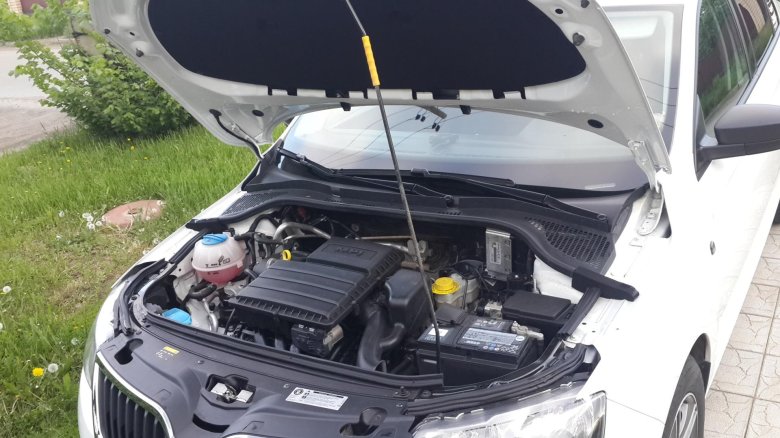 Шкода рапид амортизаторы капота