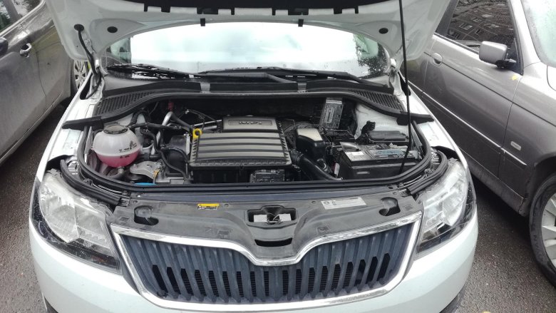 Упоры капота skoda rapid