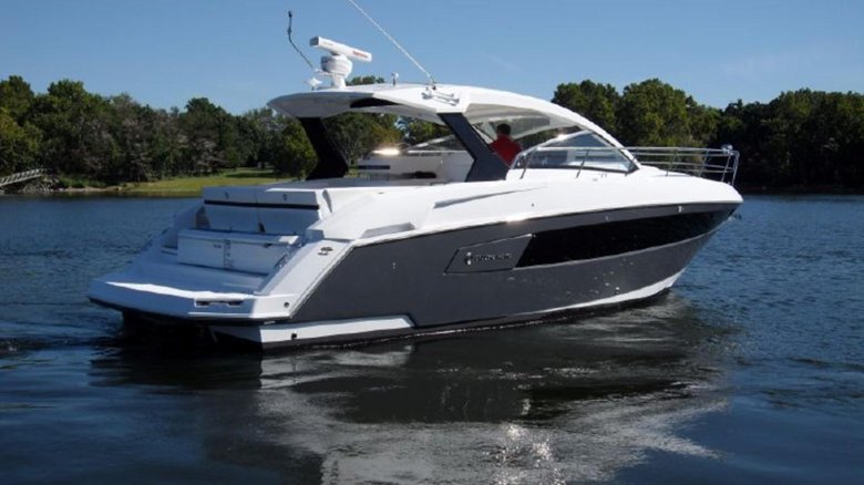 Cruisers yachts 390 sports coupe