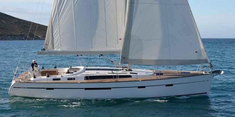 Яхта bavaria vision 44