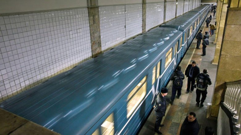 Поезда в метро москвы
