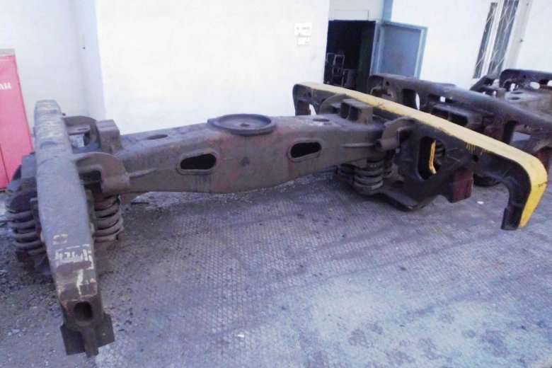 Надрессорная балка тележки грузового вагона