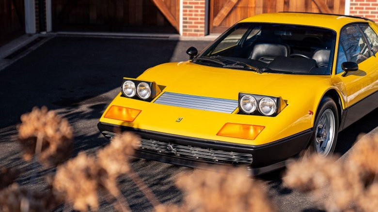 1989 ferrari 328 gts .