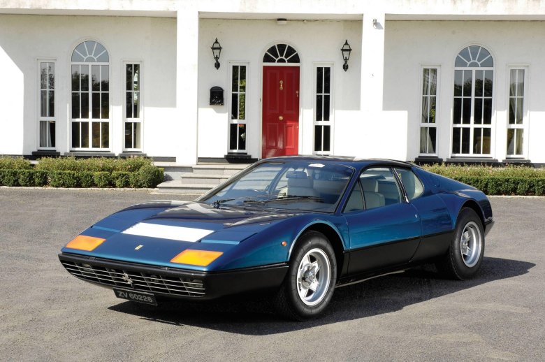 Автомобиль ferrari