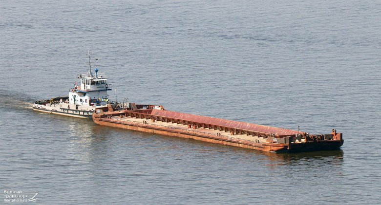 Речная баржа