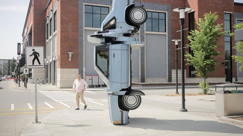 Вертикально стоящая машина