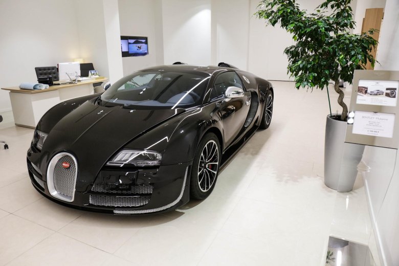 Машина бугатти вейрон