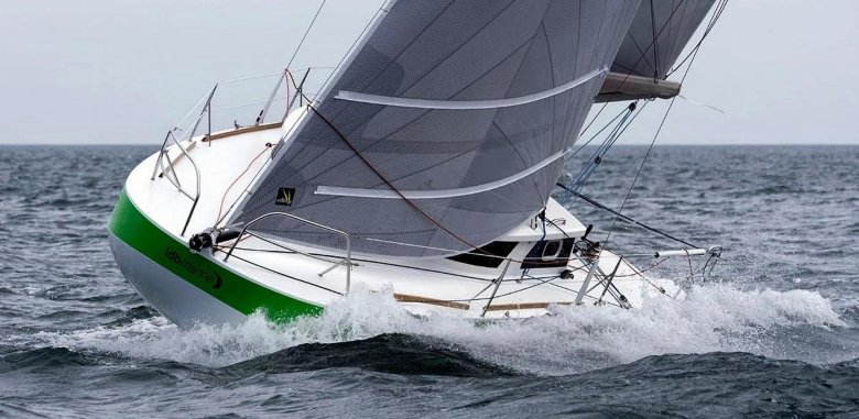 Парусная яхта дюфор