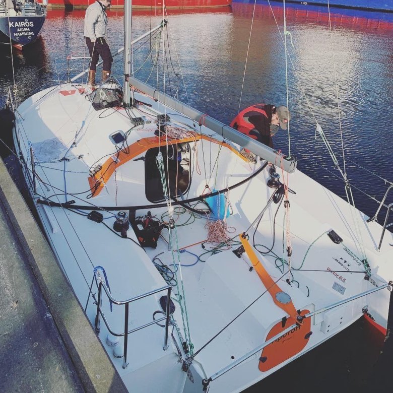 Яхта парусная