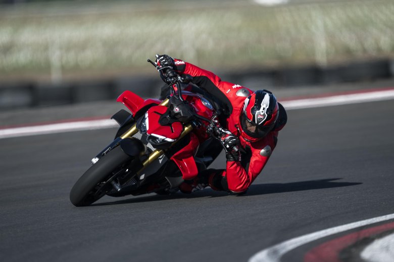 Ducati streetfighter