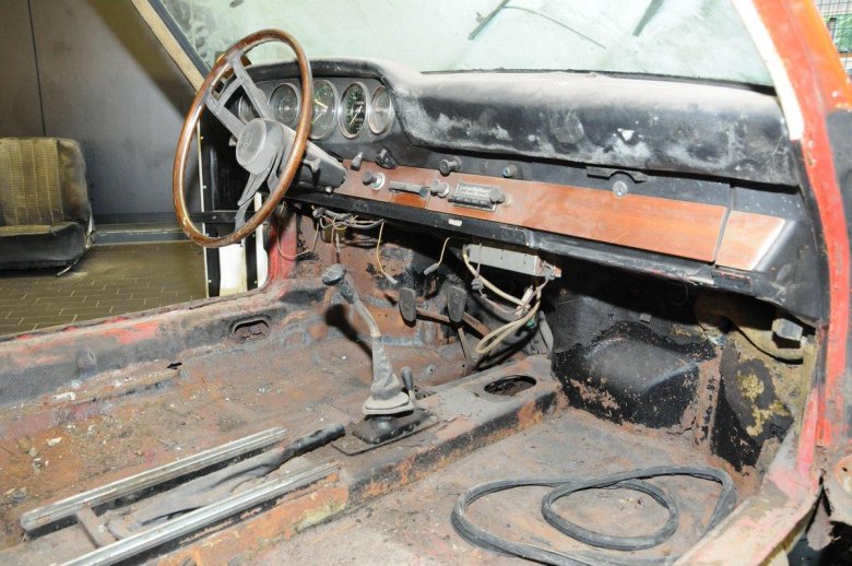 Rusty porsche 356