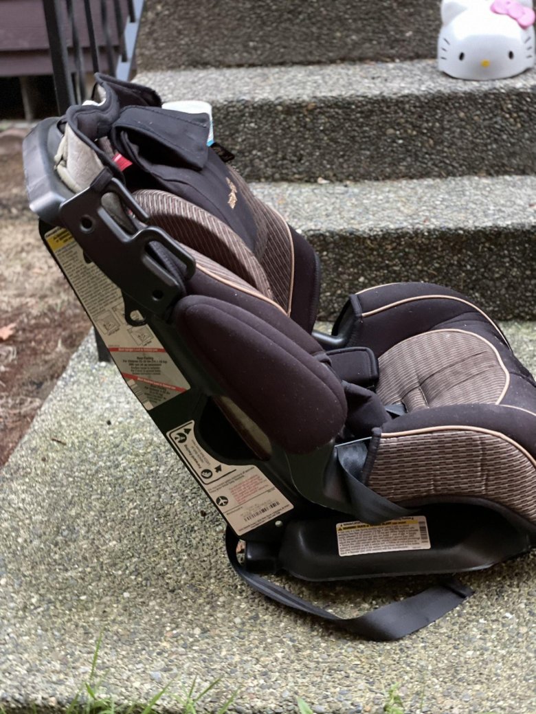 Автомобильное кресло