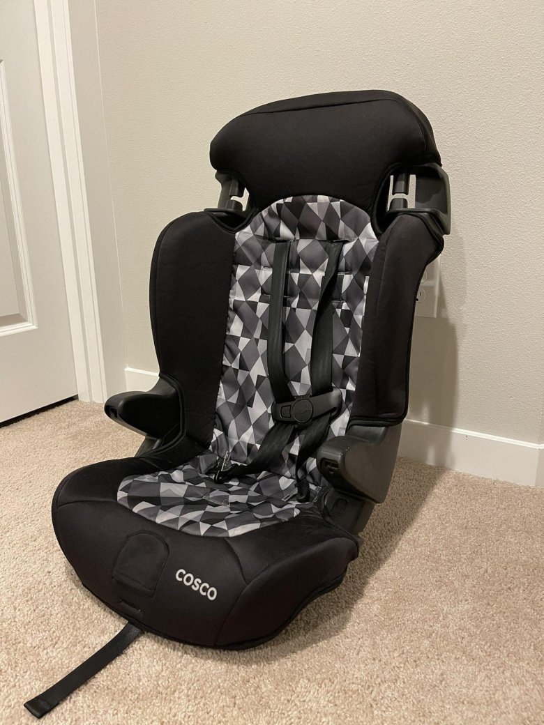 Детское автокресло бустер