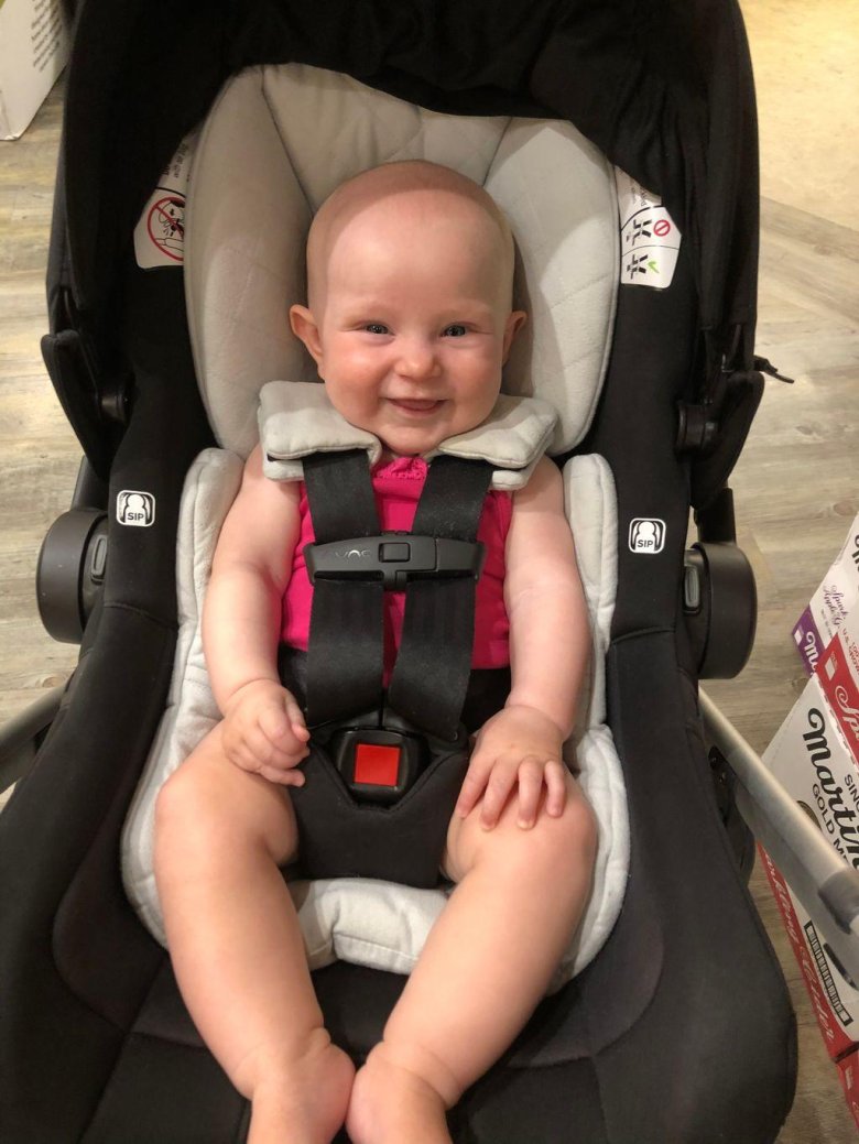 Дети в автокресле