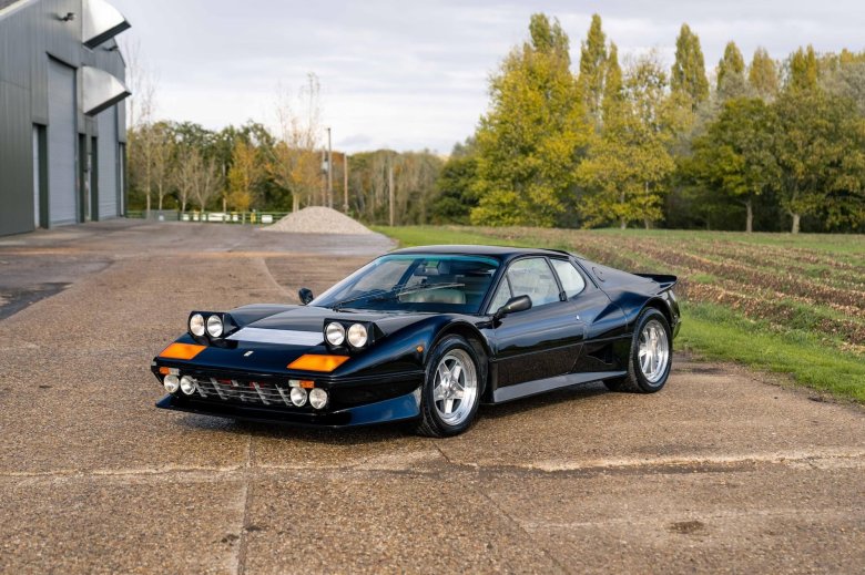 Автомобиль ferrari