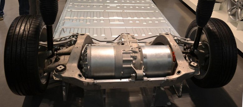 Тяговый электродвигатель электромобиля тесла