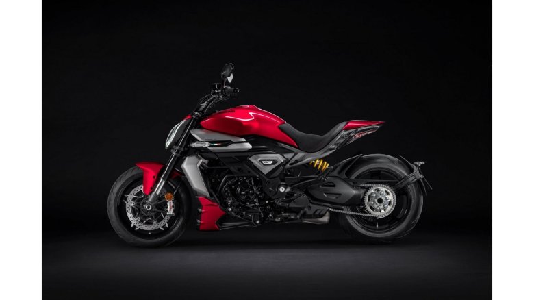 Мотоцикл ducati diavel