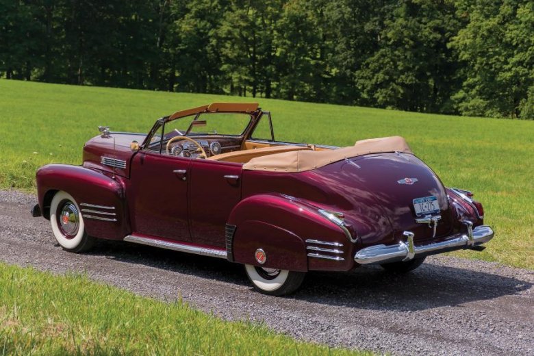 Cadillac series 62 sedan