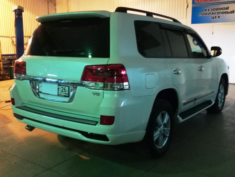 Land cruiser 200 сзади