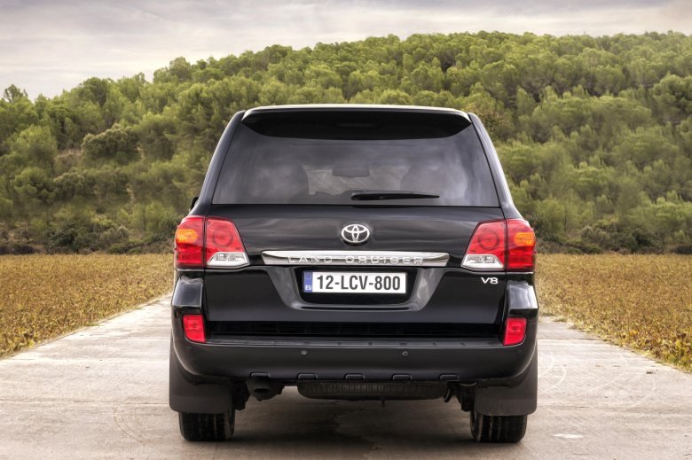Toyota land cruiser 200 2012
