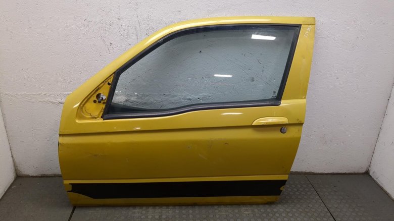 Левая передняя дверь