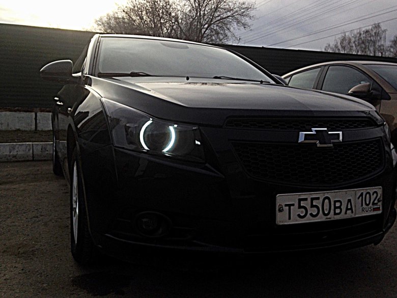 Chevrolet cruze фары camaro style